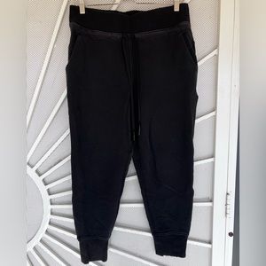Lululemon joggers in worn condition 33 in waist